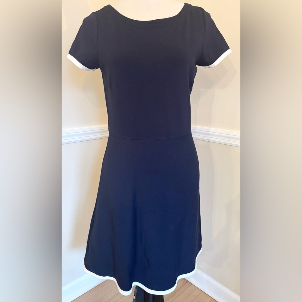 J.Crew Navy Fit & Flare Knit Dress | Size 4 | Contrast Trim 💙🤍